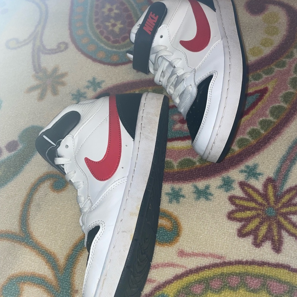 Shoes - Picture 16 of 16